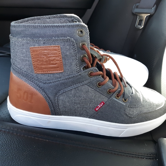 Shoes - Picture 3 of 4